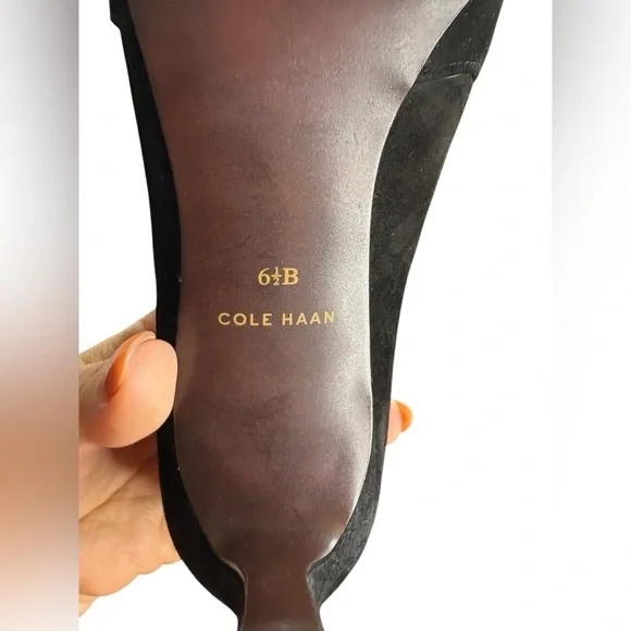 Cole Haan Allaire Ankle Bootie black suede
Leather Women boots sz 6.5B preloved - Picture 7 of 9